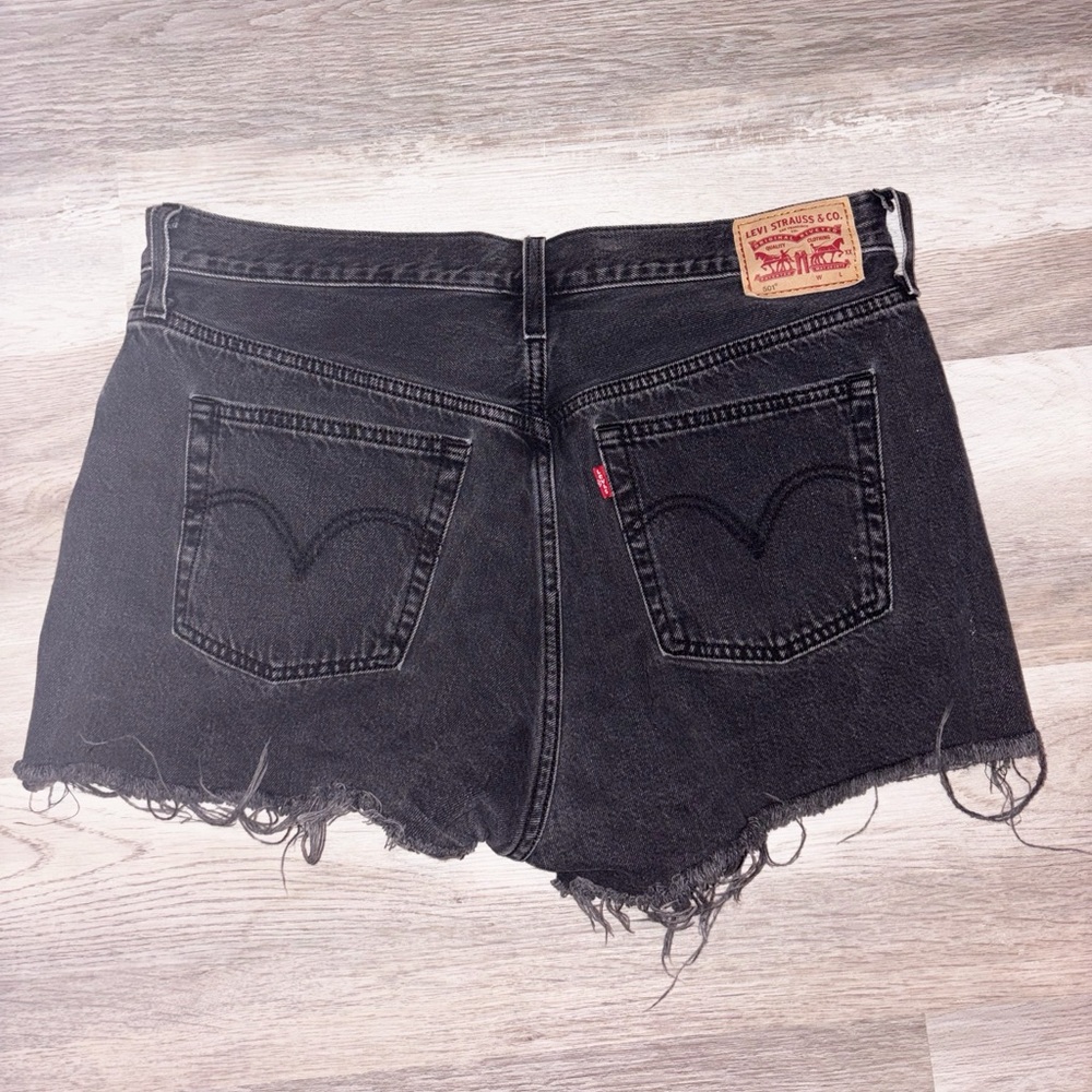 NWOT LEVI DENIM SHORTS